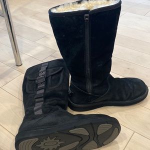 Black ugg cargo boots.
